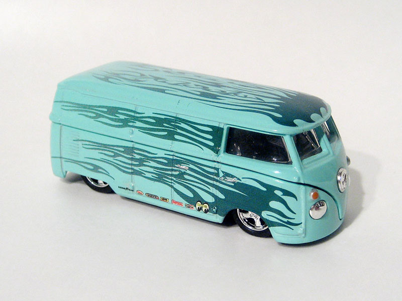 microbus_vertMoon